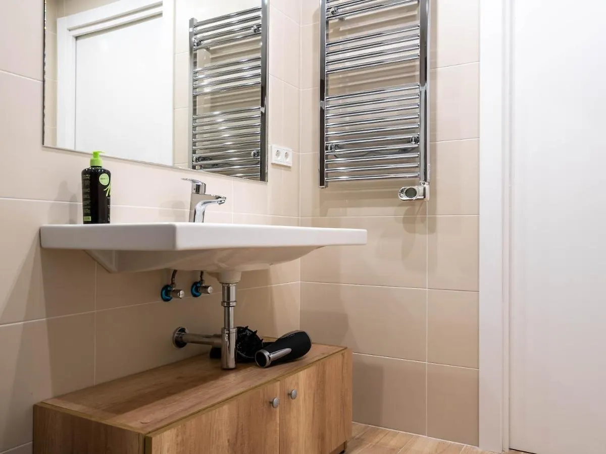 Apartment Limehome Barcelona Carrer De Besalu 90 - Estancia Temporal Spain
